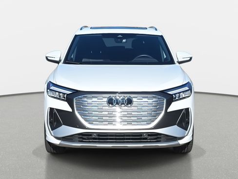 Used 2023 Audi Q4 e-tron Premium Plus w/ Premium Plus image 2