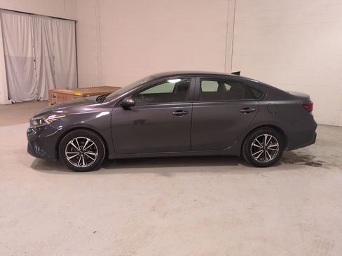 Used 2023 Kia Forte LXS image 7
