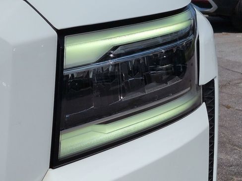 Used 2024 Nissan Frontier SL w/ Technology Package RWD image 10
