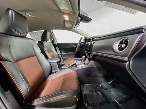 Used 2018 Toyota Corolla SE FWD image 31