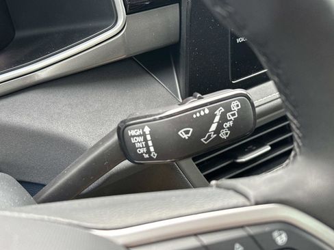 New 2026 Volkswagen Taos SE image 25