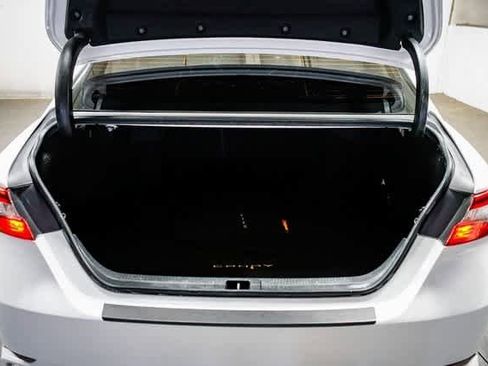 Certified 2019 Toyota Camry SE image 27