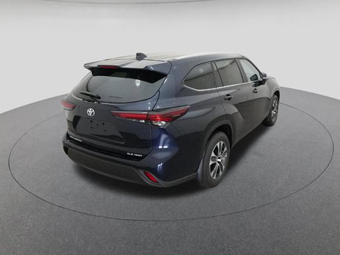 New 2026 Toyota Highlander XLE AWD/4WD image 8