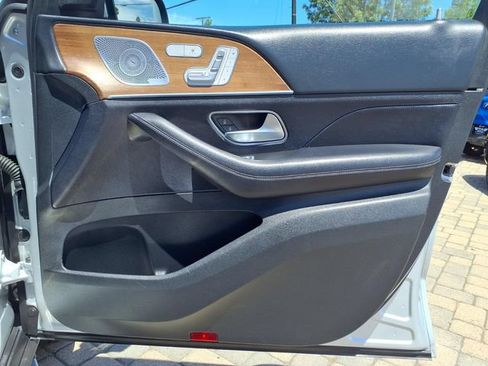 Used 2020 Mercedes-Benz GLS 450 4MATIC image 27