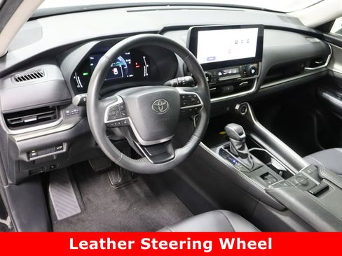 Used 2024 Toyota Grand Highlander XLE image 13