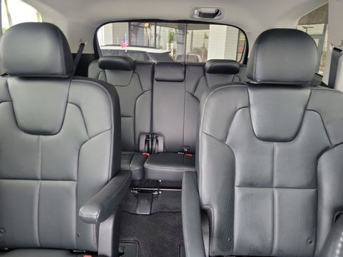 Used 2023 Kia Telluride EX w/ EX Captain's Chair Package image 21