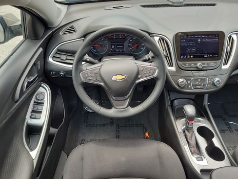 Used 2024 Chevrolet Malibu RS FWD image 17