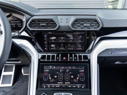 Used 2024 Lamborghini Urus S image 30