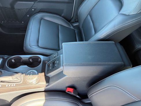 New 2026 Ford Bronco Outer Banks AWD/4WD image 14