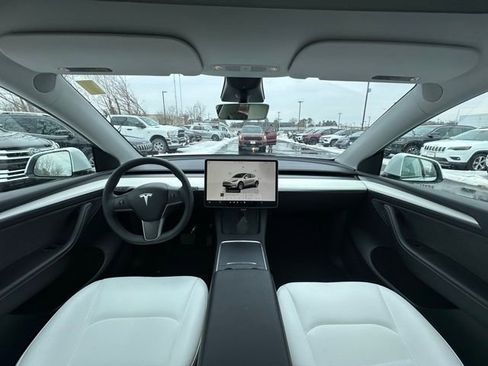 Used 2023 Tesla Model Y Long Range image 2