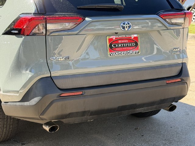 Used 2022 Toyota RAV4 XLE AWD/4WD image 6
