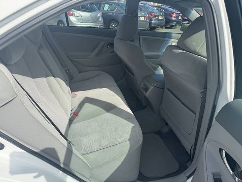 Used 2011 Toyota Camry LE FWD image 15