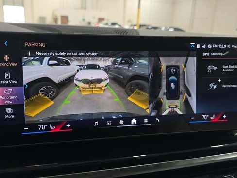 Used 2025 BMW X5 xDrive50e w/ M Sport Package image 12