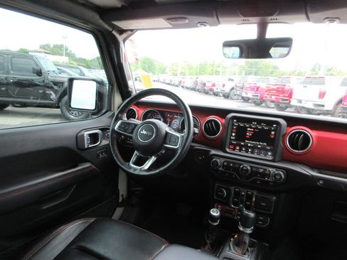 Used 2022 Jeep Wrangler Unlimited Rubicon w/ Steel Bumper Group AWD/4WD image 22