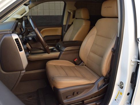 Used 2018 GMC Sierra 1500 Denali w/ Denali Ultimate Package image 11