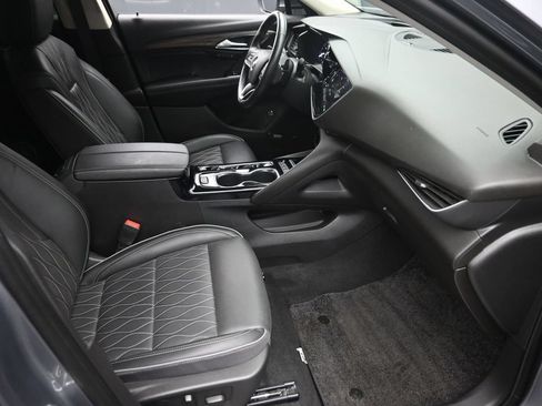 Used 2022 Buick Envision Avenir w/ Safety Package AWD/4WD image 9