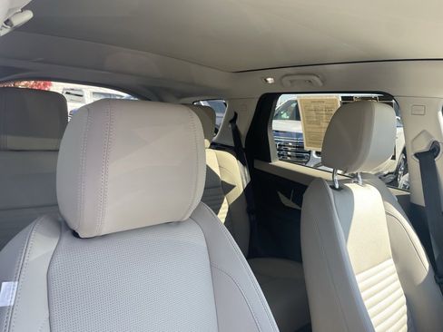 Used 2024 Land Rover Discovery Sport S image 32