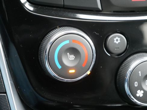 Used 2019 Chevrolet Trax Premier image 28