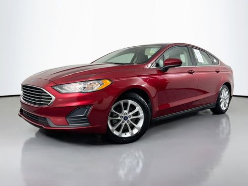 Used 2019 Ford Fusion SE image 1