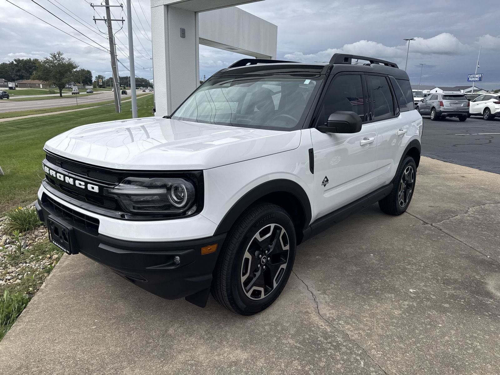 Used 2024 Ford Bronco Sport Outer Banks AWD/4WD image 2