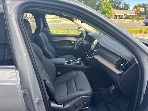Certified 2025 Volvo XC90 B6 Plus AWD/4WD image 15