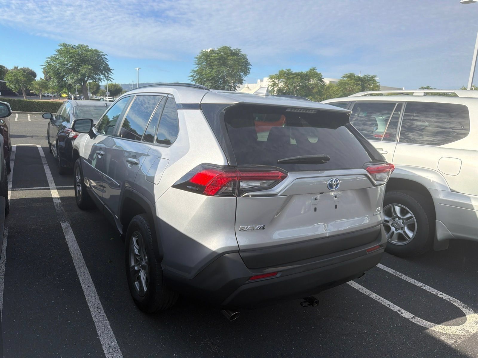Used 2023 Toyota RAV4 LE AWD/4WD image 4