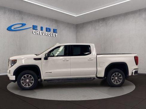 Used 2024 GMC Sierra 1500 AT4 w/ Technology Package AWD/4WD image 12