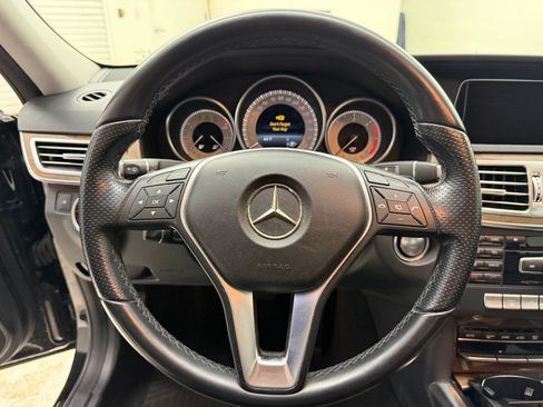 Used 2014 Mercedes-Benz E 250 BlueTEC Sedan image 11