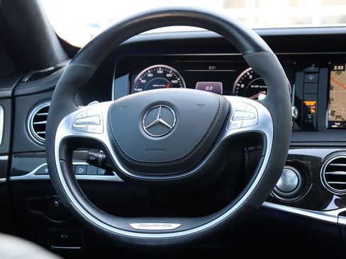 Used 2015 Mercedes-Benz S 63 AMG 4MATIC Sedan w/ Driver Assistance Package image 21