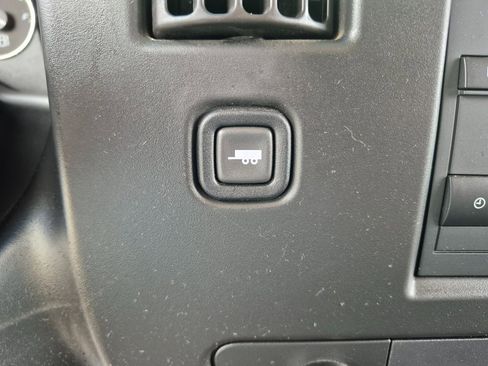 Used 2022 Chevrolet Express 2500 Extended w/ Driver Convenience Package image 17