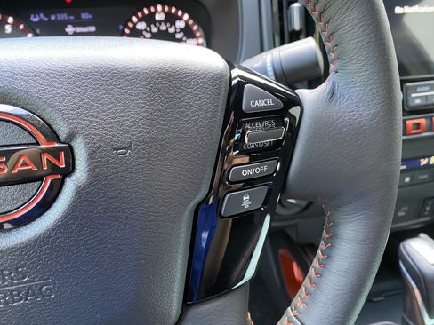 Used 2025 Nissan Frontier PRO-4X w/ Pro Convenience Package AWD/4WD image 21