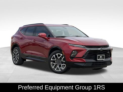 Used 2023 Chevrolet Blazer RS w/ Driver Confidence II Package FWD image 2