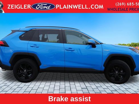 Used 2021 Toyota RAV4 LE image 6