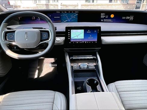 Used 2024 Lincoln Nautilus Reserve image 14