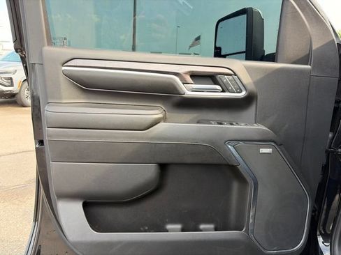 Used 2024 Chevrolet Silverado 2500 LTZ w/ LTZ Plus Package AWD/4WD image 9