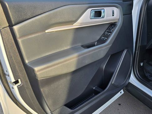 Used 2025 Ford Explorer Active image 20