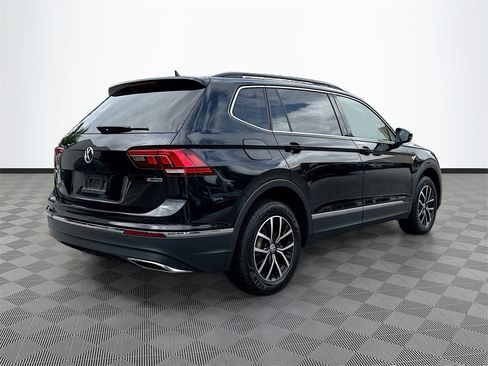 Used 2021 Volkswagen Tiguan SE w/ Panoramic Sunroof Package image 6