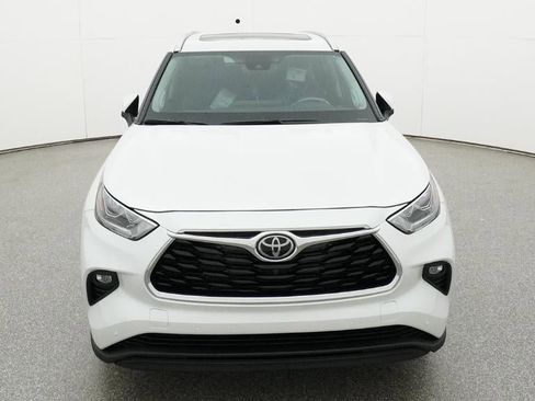 New 2026 Toyota Highlander Limited image 15