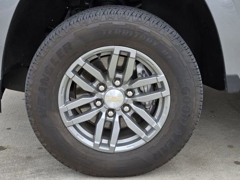 Used 2023 Chevrolet Colorado LT image 12