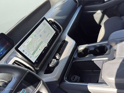 Used 2025 Ford Expedition Active image 21