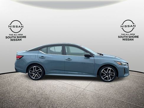Certified 2025 Nissan Sentra SR w/ SR Premium Package image 2