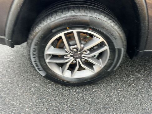 Used 2021 Jeep Grand Cherokee Limited w/ Sun & Sound Group image 42