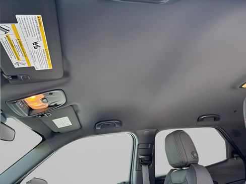 Used 2023 Chevrolet TrailBlazer RS image 28