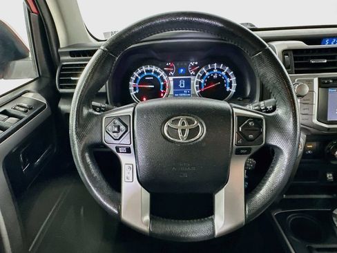 Used 2019 Toyota 4Runner SR5 AWD/4WD image 18