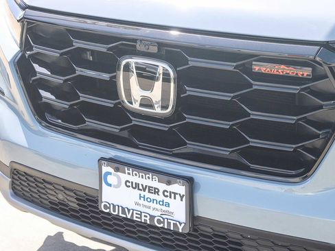 Used 2024 Honda Pilot TrailSport image 6