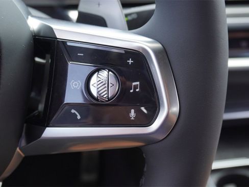 New 2025 BMW 740i w/ Executive Package image 15