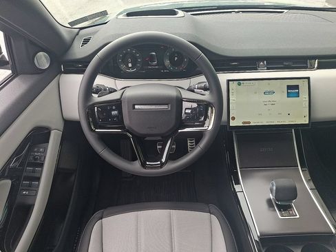 New 2026 Land Rover Range Rover Evoque Hoxton AWD/4WD image 7