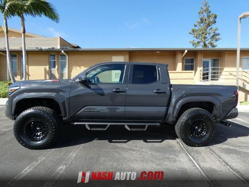Used 2026 Toyota Tacoma SR5 AWD/4WD image 14