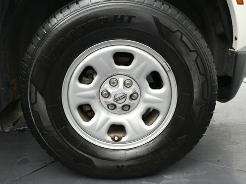 Used 2022 Nissan Frontier S w/ Technology Package AWD/4WD image 6
