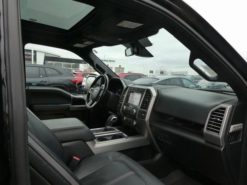 Used 2017 Ford F150 Platinum w/ Equipment Group 701A Luxury image 44